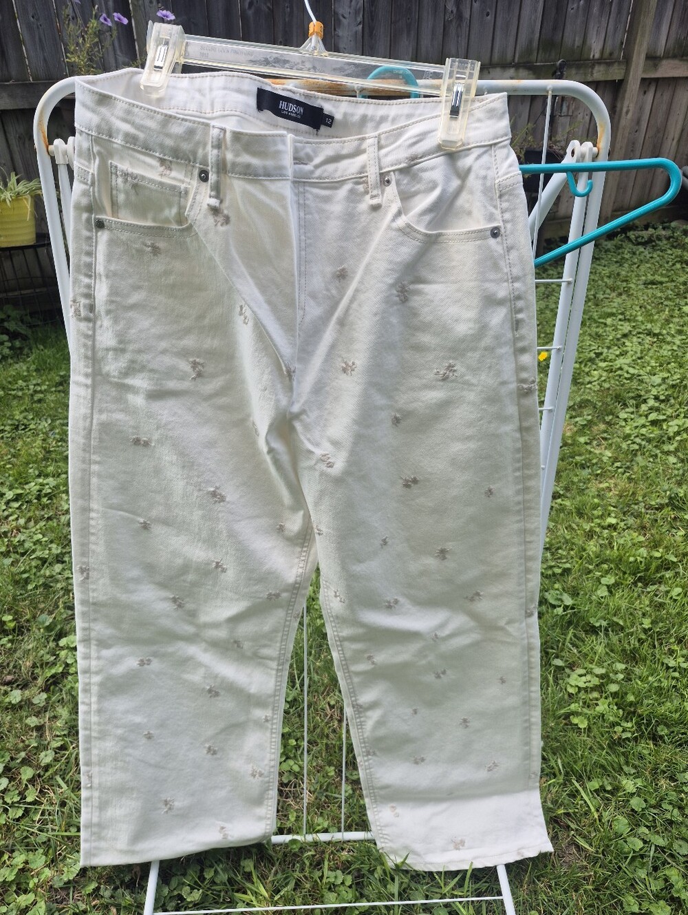 Hudson Jeans Men’s Cream Relaxed Embroidered Jeans